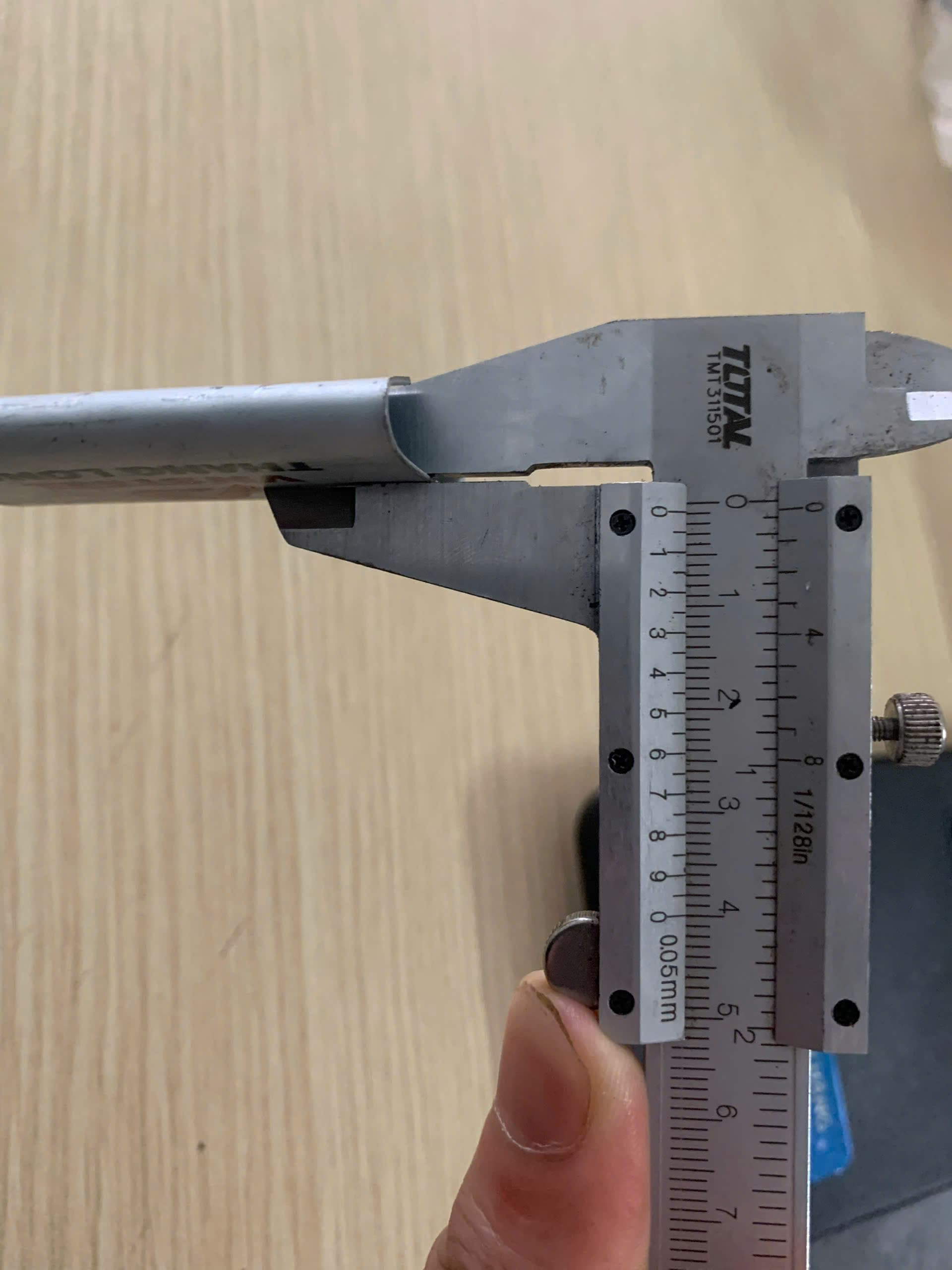 Đo độ dày bọ thép 32mm